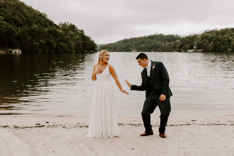 Rumbling Bald Resort, Lakeside Wedding – Lake Luke, North Carolina